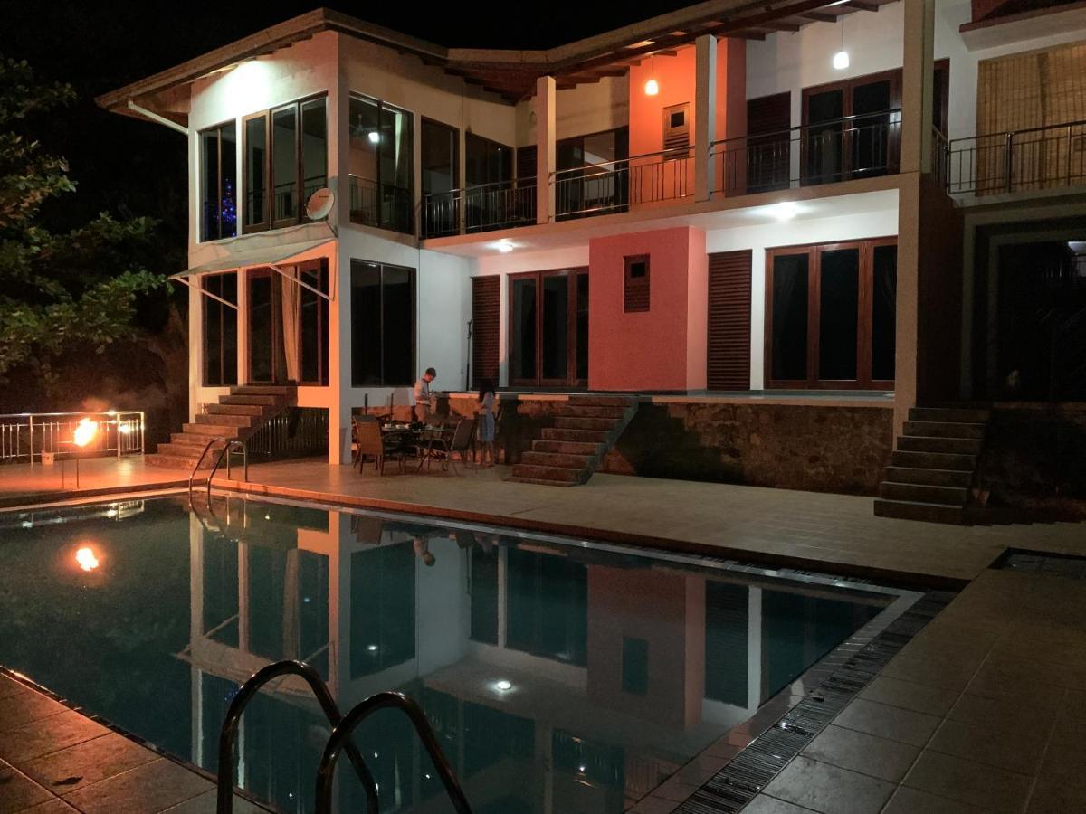 פראדניה Lotus Villa Kandy מראה חיצוני תמונה